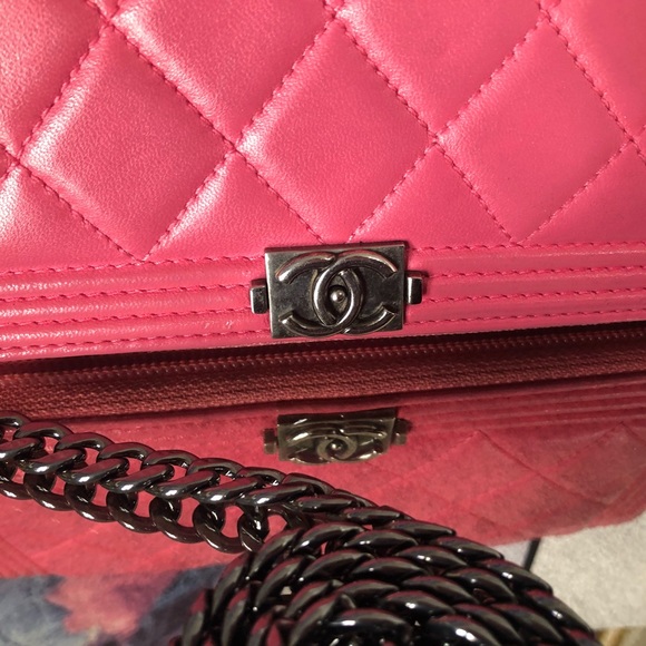 Chanel Le Boy Bubblegum Pink Chained Wallet - Picture 4 of 10